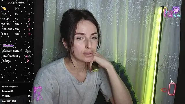 xx adrihanna xx online show from May 9, 6:35 pm