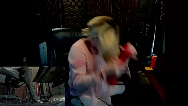 CharlotteAshton online show from June 25, 2:43 pm