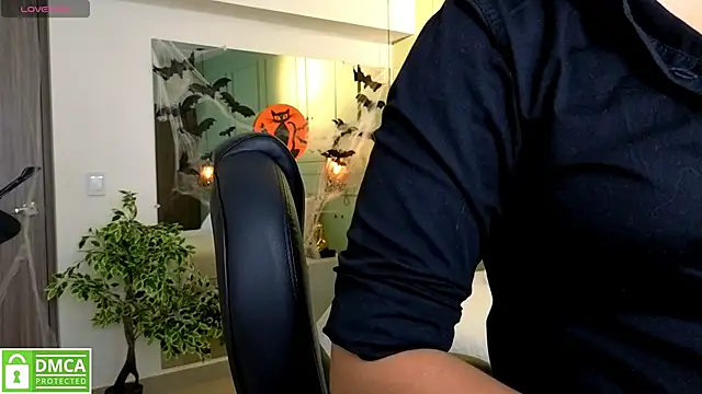 Snapshot of kataliina__ chatting on October 23, 11:53 am kataliina online show from October 23, 11:53 am