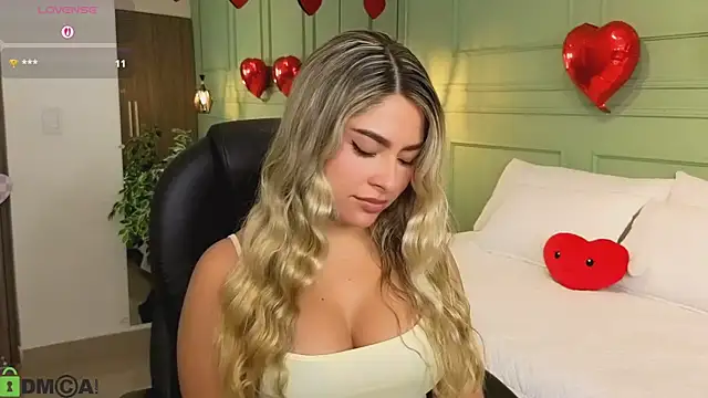 Snapshot of kataliina__ chatting on February 7, 11:58 am kataliina online show from February 7, 11:58 am