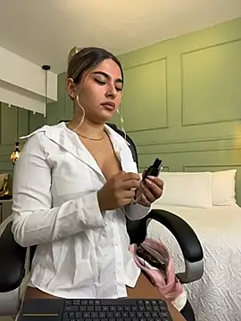 kataliina   online show from May 8, 11:59 am