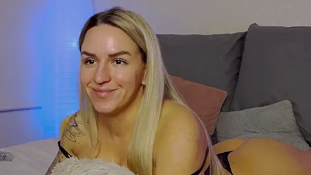 SofiJames online show from December 3, 9:11 am