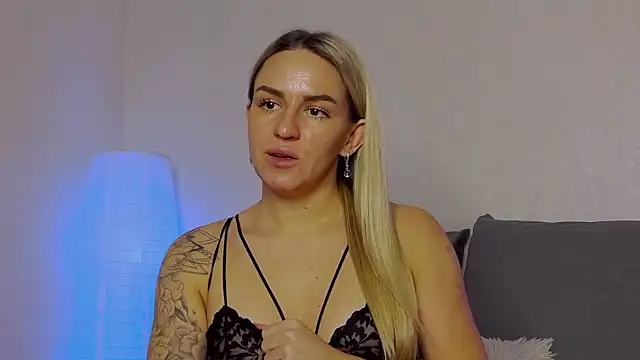 SofiJames online show from December 9, 9:17 am
