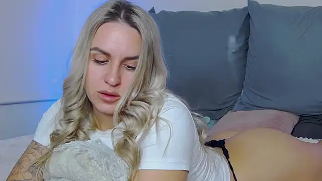 Snapshot of SofiJames chatting on October 30, 6:37 am SofiJames online show from October 30, 6:37 am