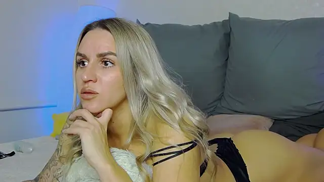 SofiJames online show from November 13, 7:07 am