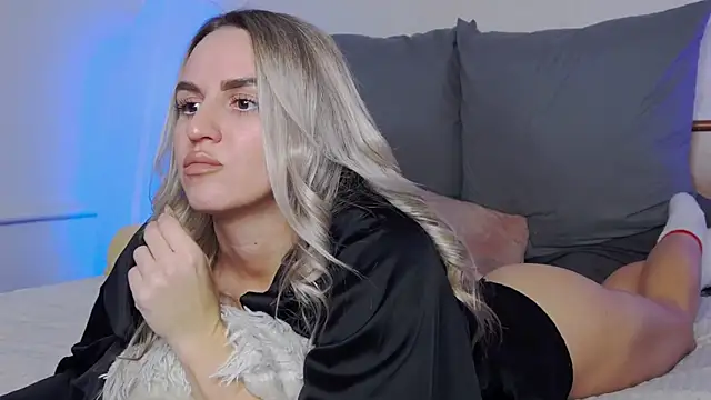 SofiJames online show from December 4, 6:44 am