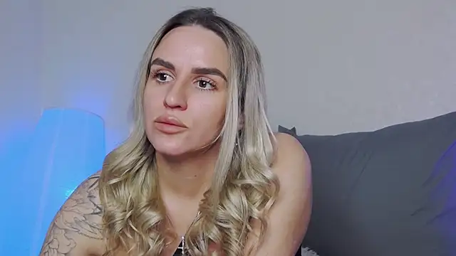 SofiJames online show from December 18, 6:08 am