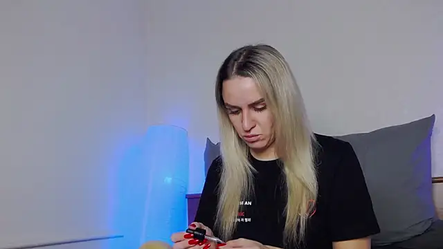 SofiJames online show from December 21, 6:20 am