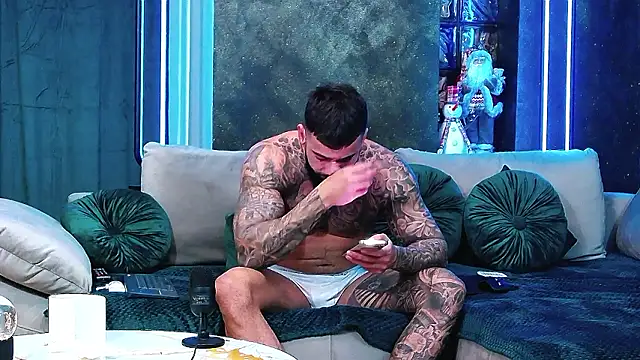 masterkingofmusclee online show from December 6, 1:22 pm