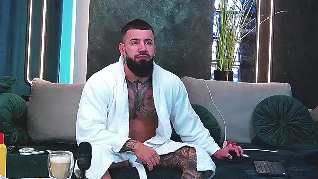 masterkingofmusclee online show from January 11, 8:00 am