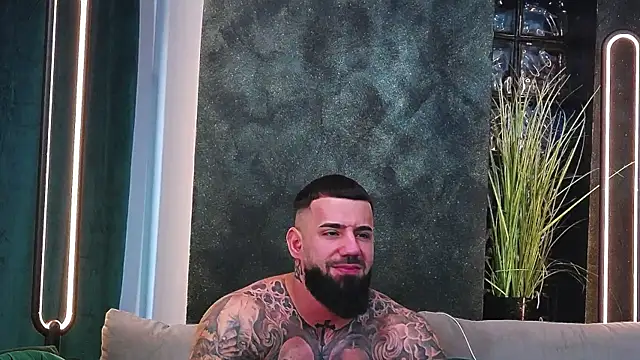 masterkingofmusclee online show from February 3, 10:25 am