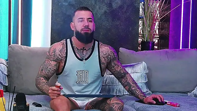 masterkingofmusclee online show from February 26, 8:48 am