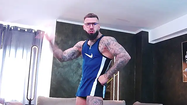 masterkingofmusclee online show from March 10, 7:32 am