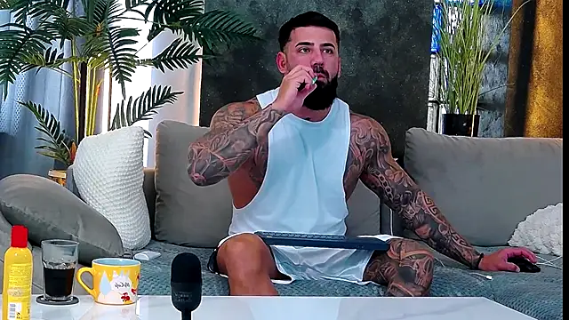 masterkingofmusclee online show from October 9, 11:30 am