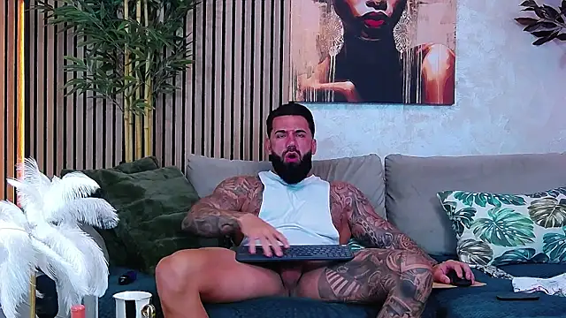 Snapshot of masterkingofmusclee chatting on June 30, 8:04 am masterkingofmusclee online show from June 30, 8:04 am