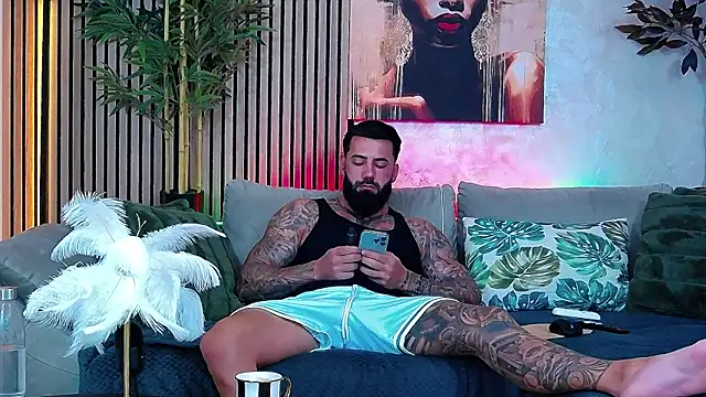 Snapshot of masterkingofmusclee chatting on July 22, 7:44 am masterkingofmusclee online show from July 22, 7:44 am