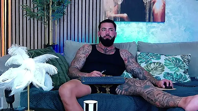 Snapshot of masterkingofmusclee chatting on July 23, 7:50 am masterkingofmusclee online show from July 23, 7:50 am