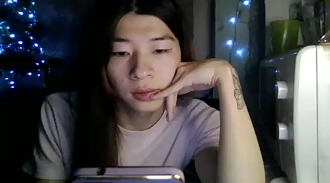 CarlyJoy online show from January 6, 3:29 pm