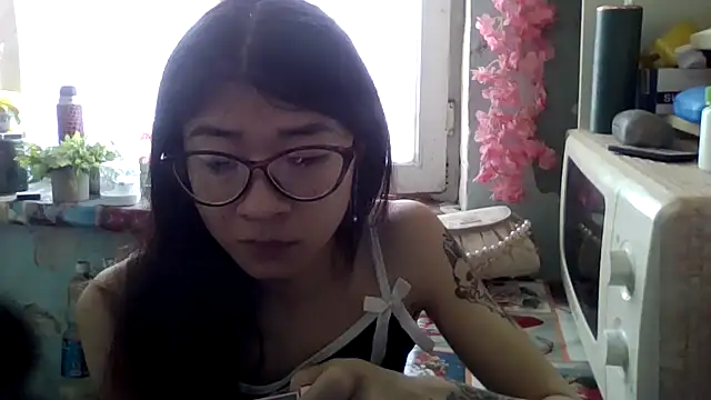 CarlyJoy online show from April 3, 9:51 am