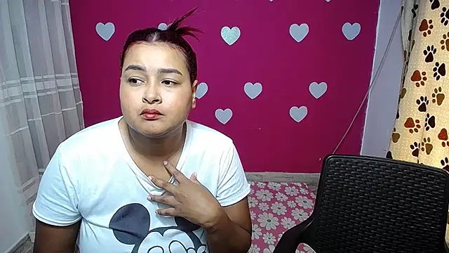 Snapshot of violeta_rous chatting on April 13, 3:06 pm violeta rous online show from April 13, 3:06 pm