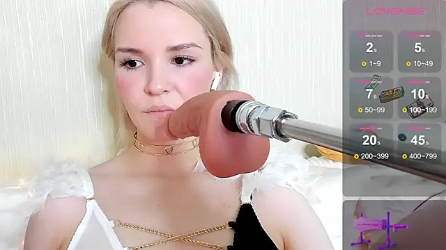 Kaya Devis online show from January 4, 8:17 am