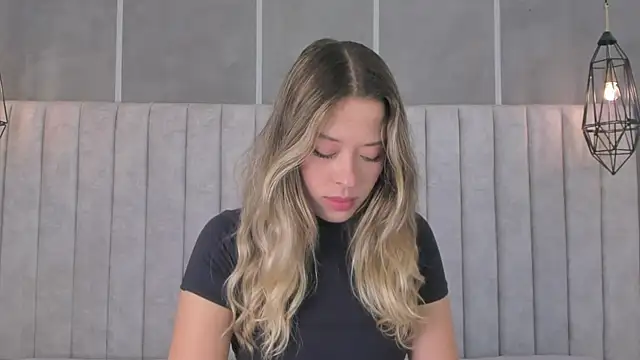 chloe d online show from December 21, 11:11 am