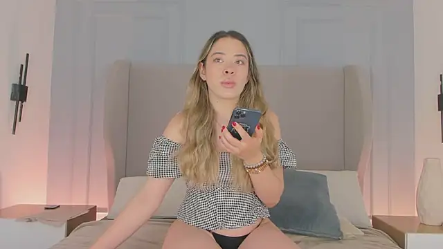 chloe d online show from May 21, 12:01 pm