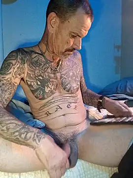 Snapshot of deepstroker42071 chatting on November 28, 1:25 pm deepstroker42071 online show from November 28, 1:25 pm