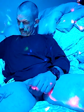 Snapshot of deepstroker42071 chatting on December 23, 5:49 am deepstroker42071 online show from December 23, 5:49 am