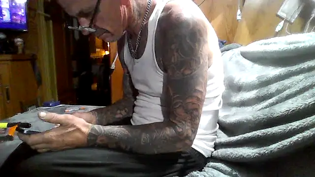 deepstroker42071 online show from April 2, 2:53 am