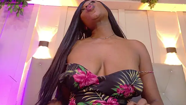 sofiaa ebony online show from October 4, 7:23 pm