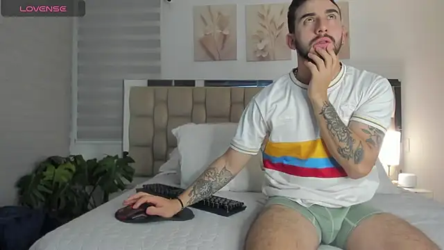 Vanessa and liam online show from February 1, 4:00 am