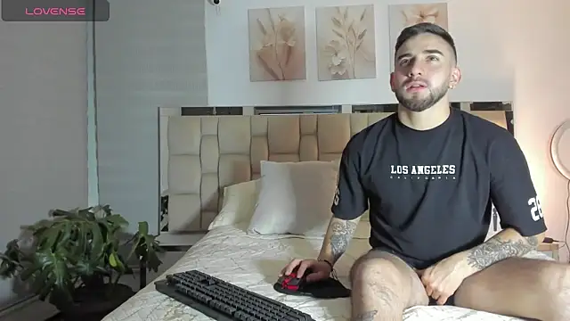 Vanessa and liam online show from February 12, 4:51 am