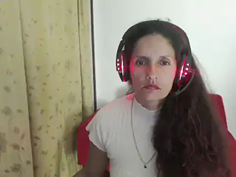 Snapshot of catalina_duran1 chatting on March 16, 8:32 am catalina duran1 online show from March 16, 8:32 am