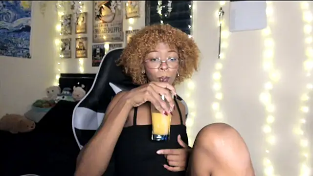 Snapshot of Cristal_Jonas@xh chatting on February 3, 2:47 am Cristal Jonasxh online show from February 3, 2:47 am