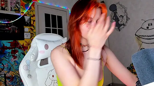 Snapshot of Sunny_Mouse_ chatting on March 18, 7:31 pm Sunny Mouse online show from March 18, 7:31 pm