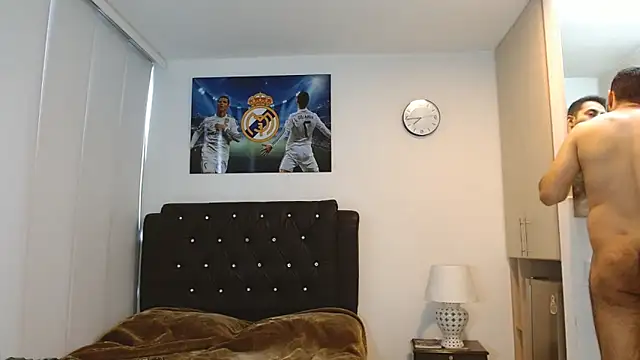 Snapshot of omarmohammedhot2 chatting on December 13, 2:27 pm omarmohammedhot2 online show from December 13, 2:27 pm