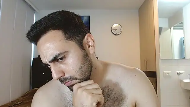 Snapshot of omarmohammedhot2 chatting on December 17, 2:33 pm omarmohammedhot2 online show from December 17, 2:33 pm