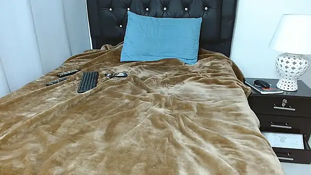 Snapshot of omarmohammedhot2 chatting on December 19, 5:29 pm omarmohammedhot2 online show from December 19, 5:29 pm