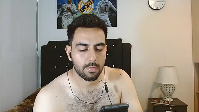 Snapshot of omarmohammedhot2 chatting on March 5, 8:32 pm omarmohammedhot2 online show from March 5, 8:32 pm