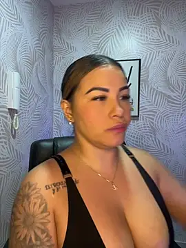 sexyyykloee online show from February 26, 6:01 am