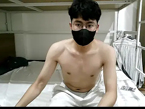 Gwencloudy online show from February 22, 9:19 am