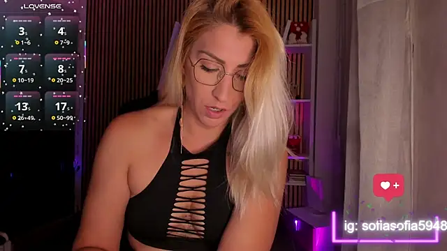 Snapshot of sofiah_ chatting on May 12, 5:32 pm sofiah online show from May 12, 5:32 pm