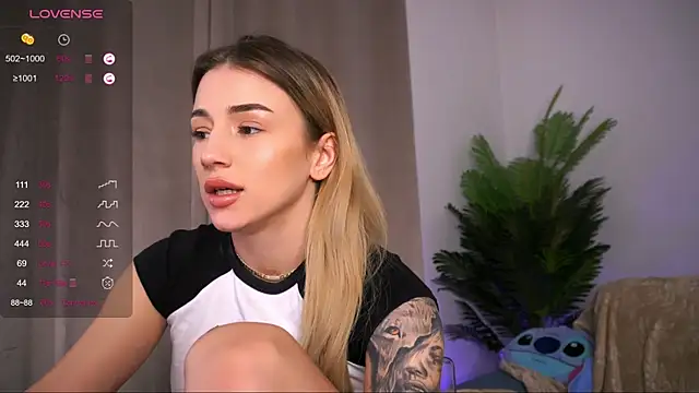 AishaCarter online show from February 12, 12:37 am