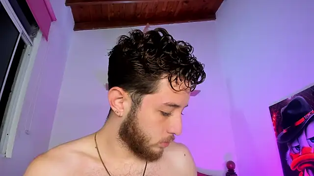 Snapshot of Juan_Castano chatting on November 20, 8:03 am Juan Castano online show from November 20, 8:03 am