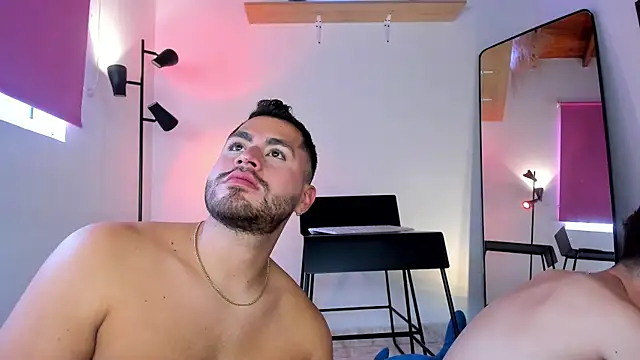 Snapshot of Juan_Castano chatting on January 12, 3:28 pm Juan Castano online show from January 12, 3:28 pm