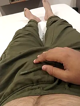 desiboy154 online show from April 24, 6:32 pm