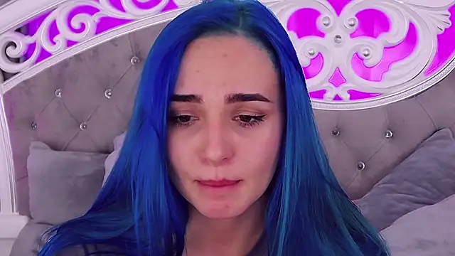 MeIisaLove online show from March 11, 9:45 am