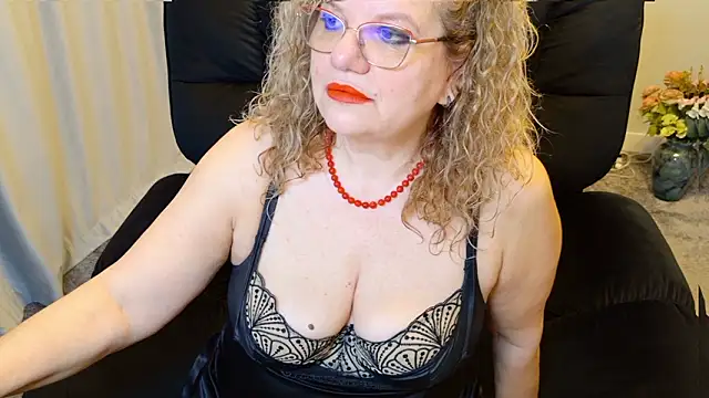 maggiemilff online show from March 8, 5:00 am