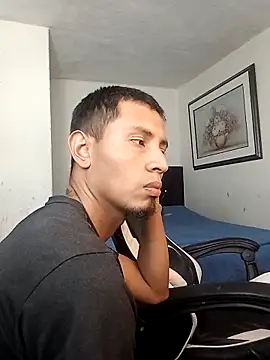 Snapshot of Luciana_and_Neitan chatting on March 16, 9:41 pm Luciana and Neitan online show from March 16, 9:41 pm